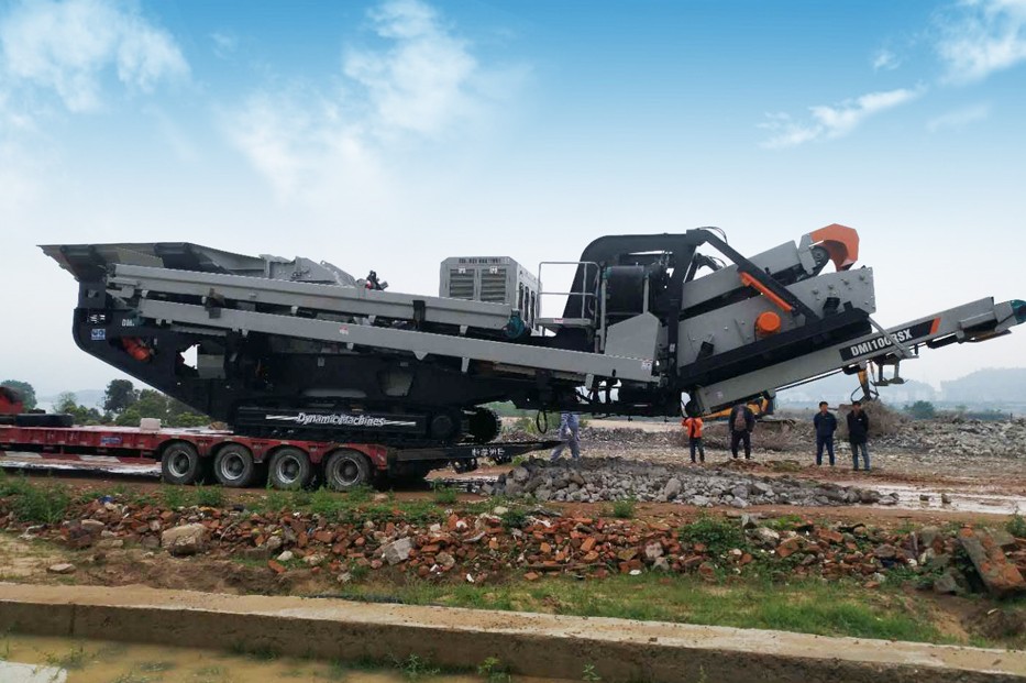 100 Ton Per Hour Crawler-mounted Mobile Crushing Station for Construction Waste