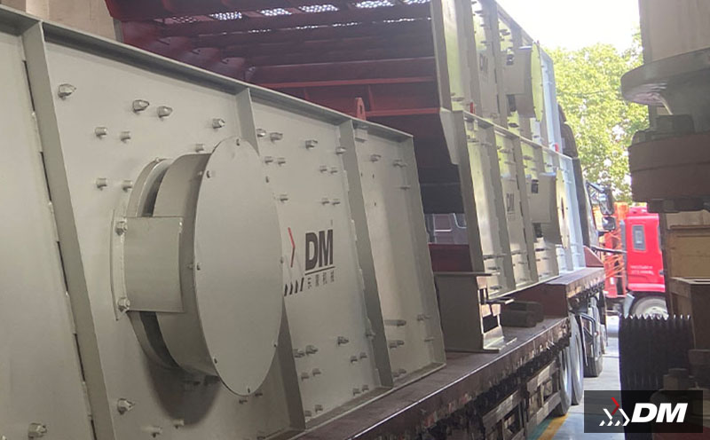 What is a vibrating screen?