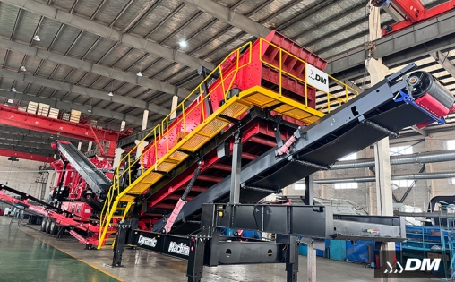 The key player in gravel processing in the mining industry is the tire‑mounted mobile crusher